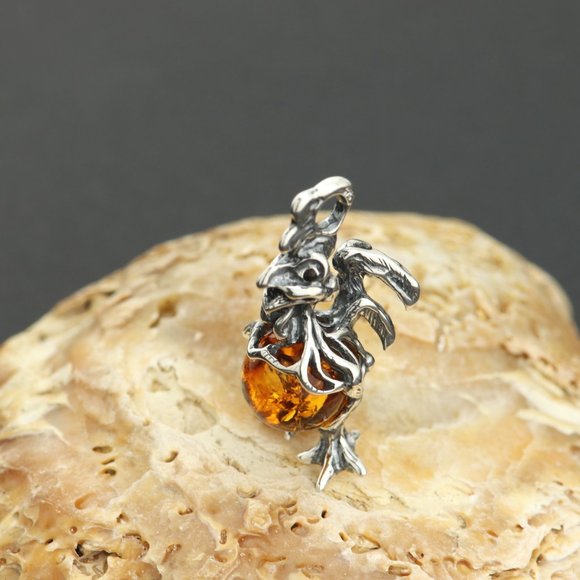 Sterling silver pendant with natural Baltic amber, amber chicken pendant - Picture 15 of 15